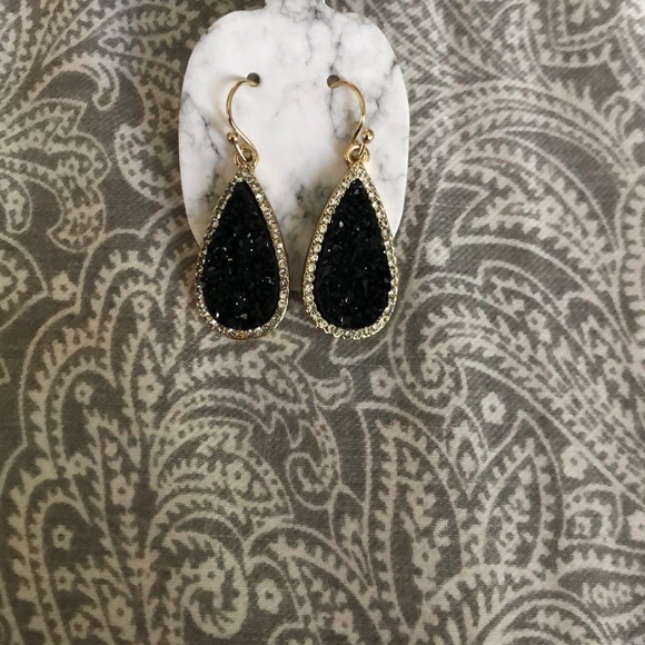 Black druzy earrings gorgeous with gold backing - Picture 2 of 5